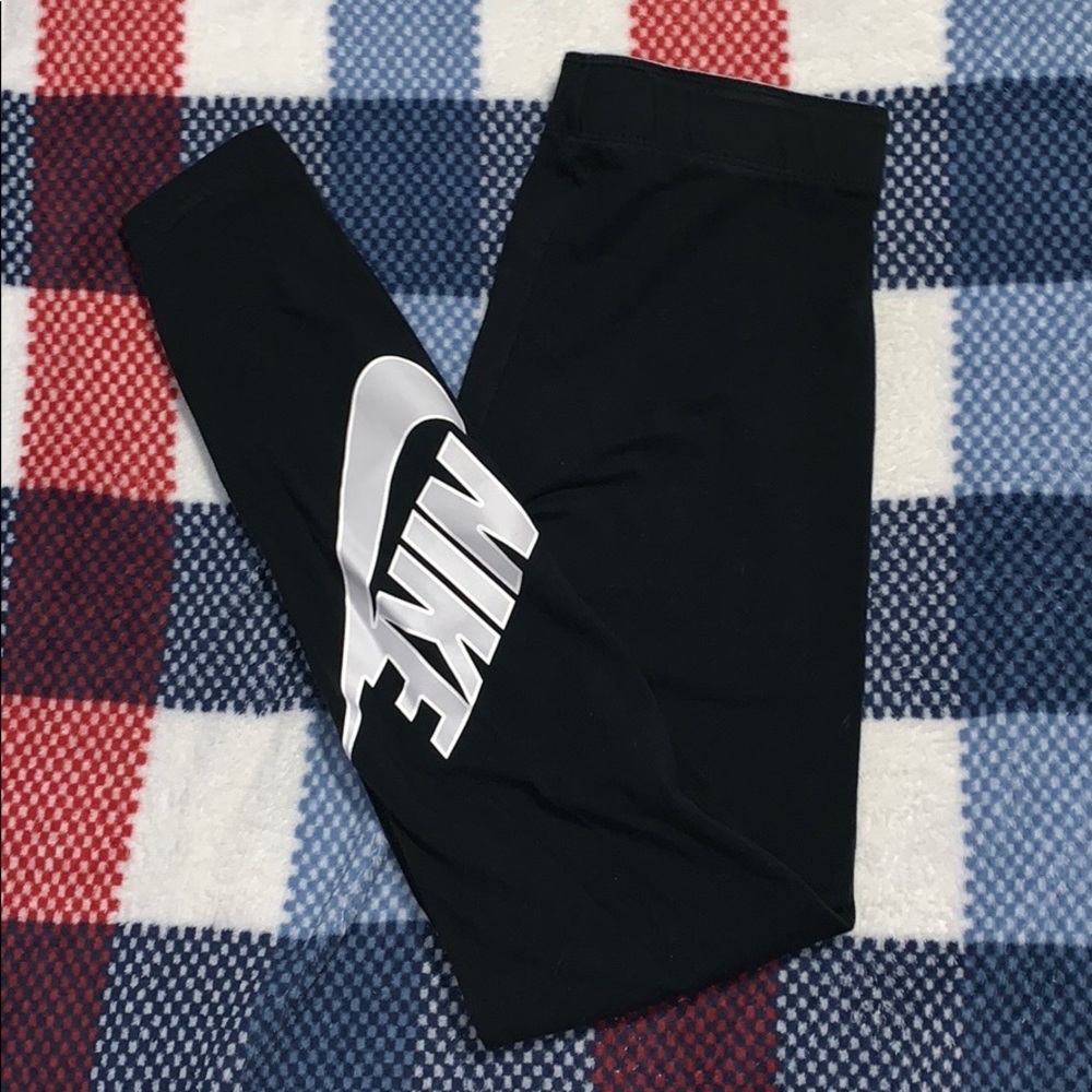 Nike swish leggings